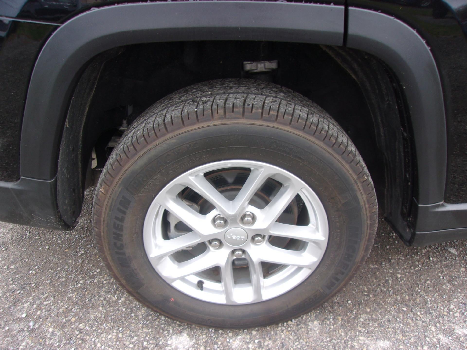 2022 Jeep Grand Cherokee L Laredo 4x4