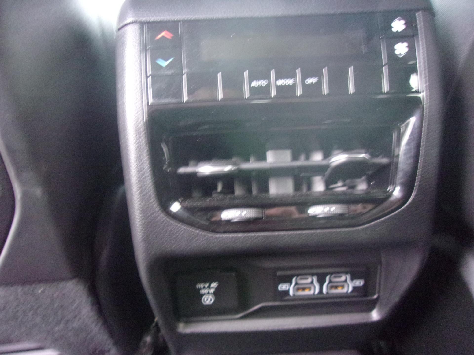 2022 Jeep Grand Cherokee L Laredo 4x4