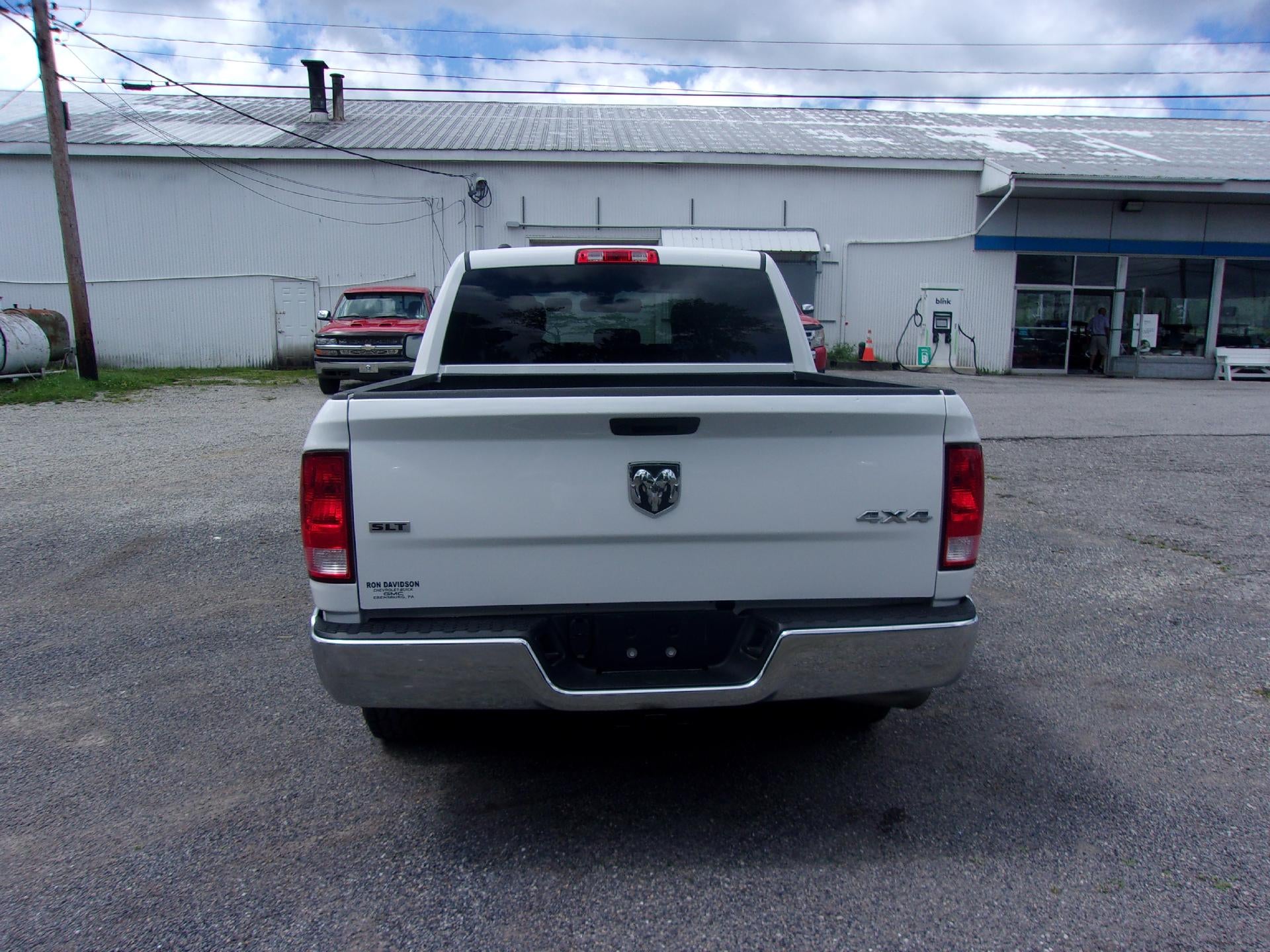2023 RAM 1500 Classic SLT 4x4 Crew Cab 5'7" Box