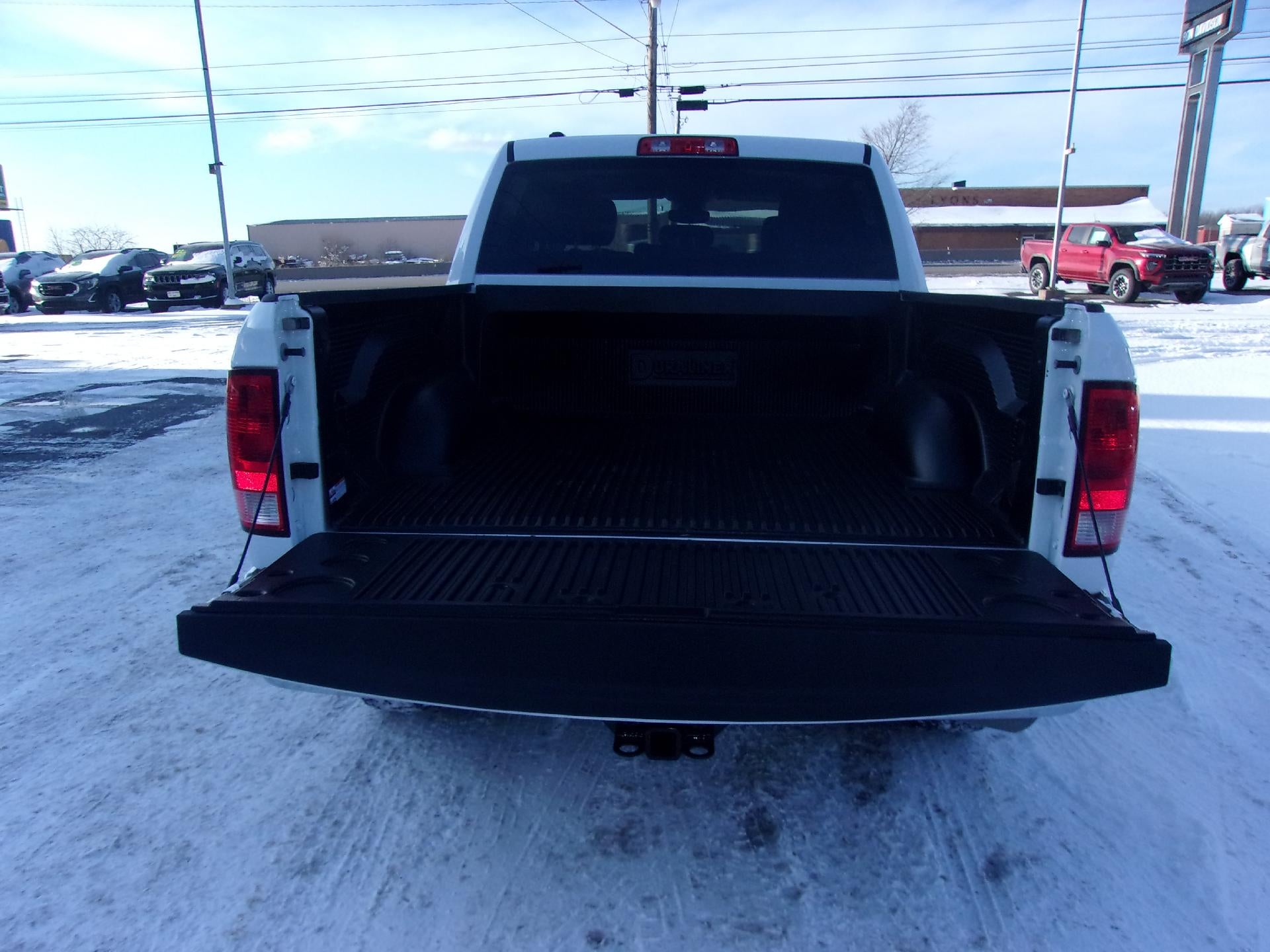2023 RAM 1500 Classic SLT 4x4 Crew Cab 5'7" Box