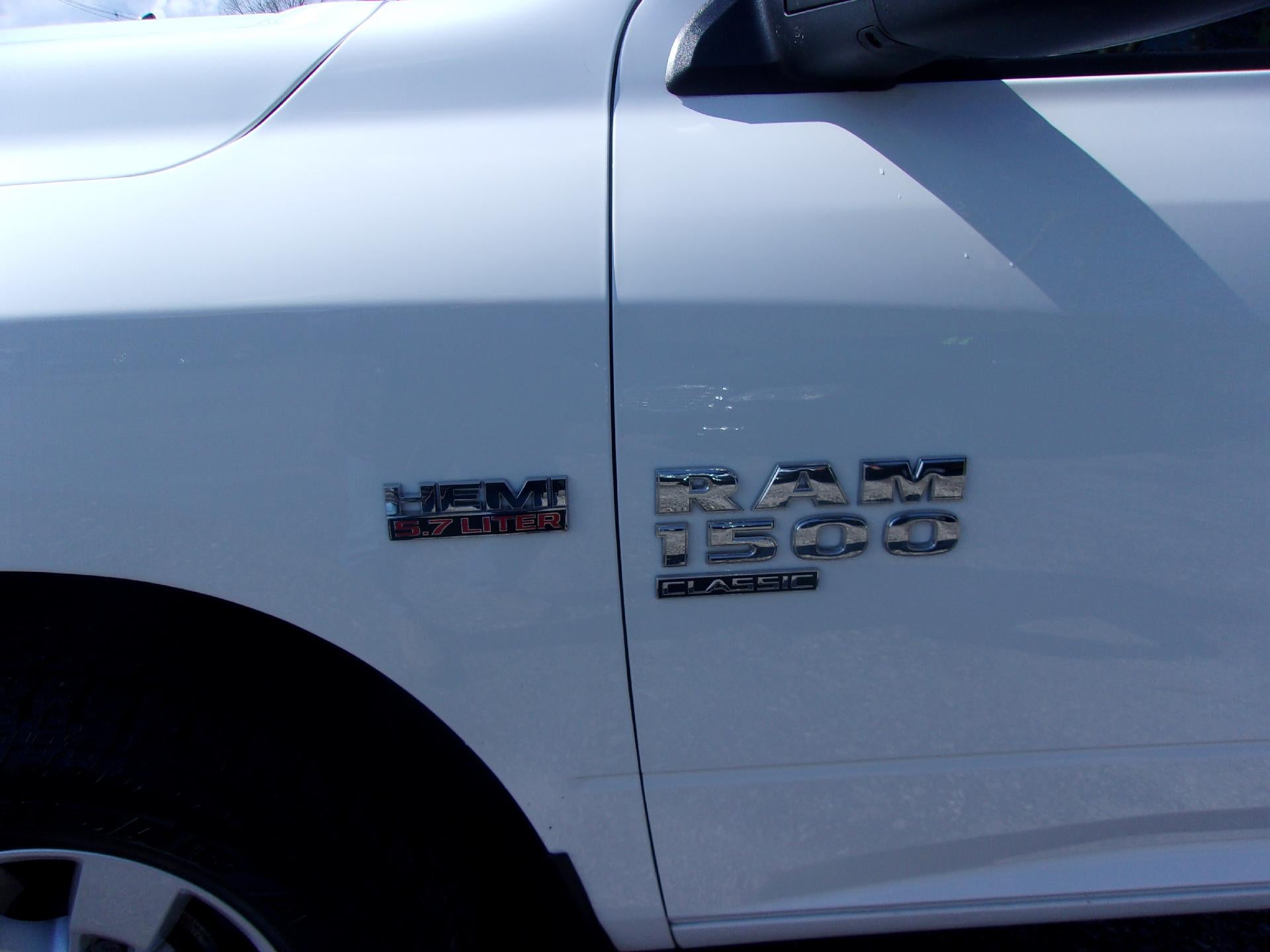 2023 RAM 1500 Classic SLT 4x4 Crew Cab 5'7" Box