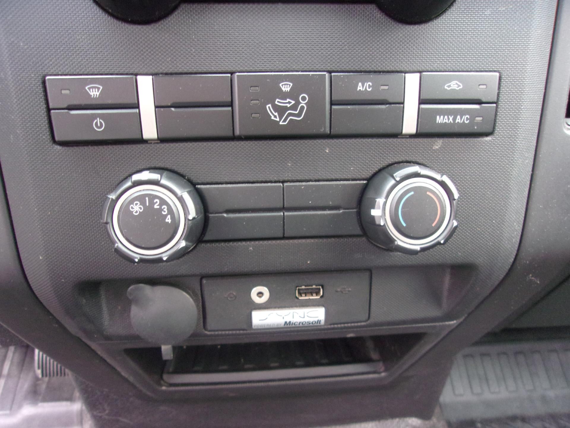 2013 Ford F-150 4WD Regular Cab 6-1/2 Ft Box XL