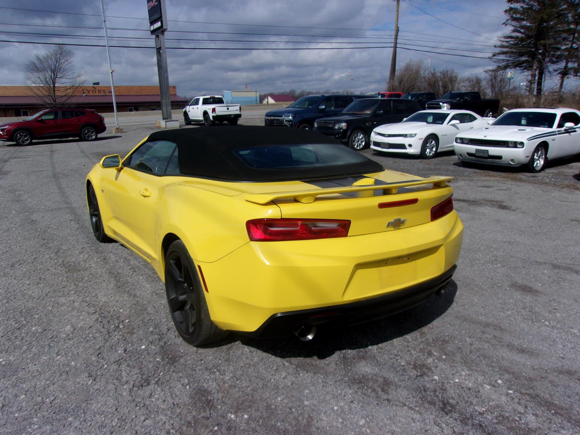 2017 Chevrolet Camaro 2dr Convertible 2LT