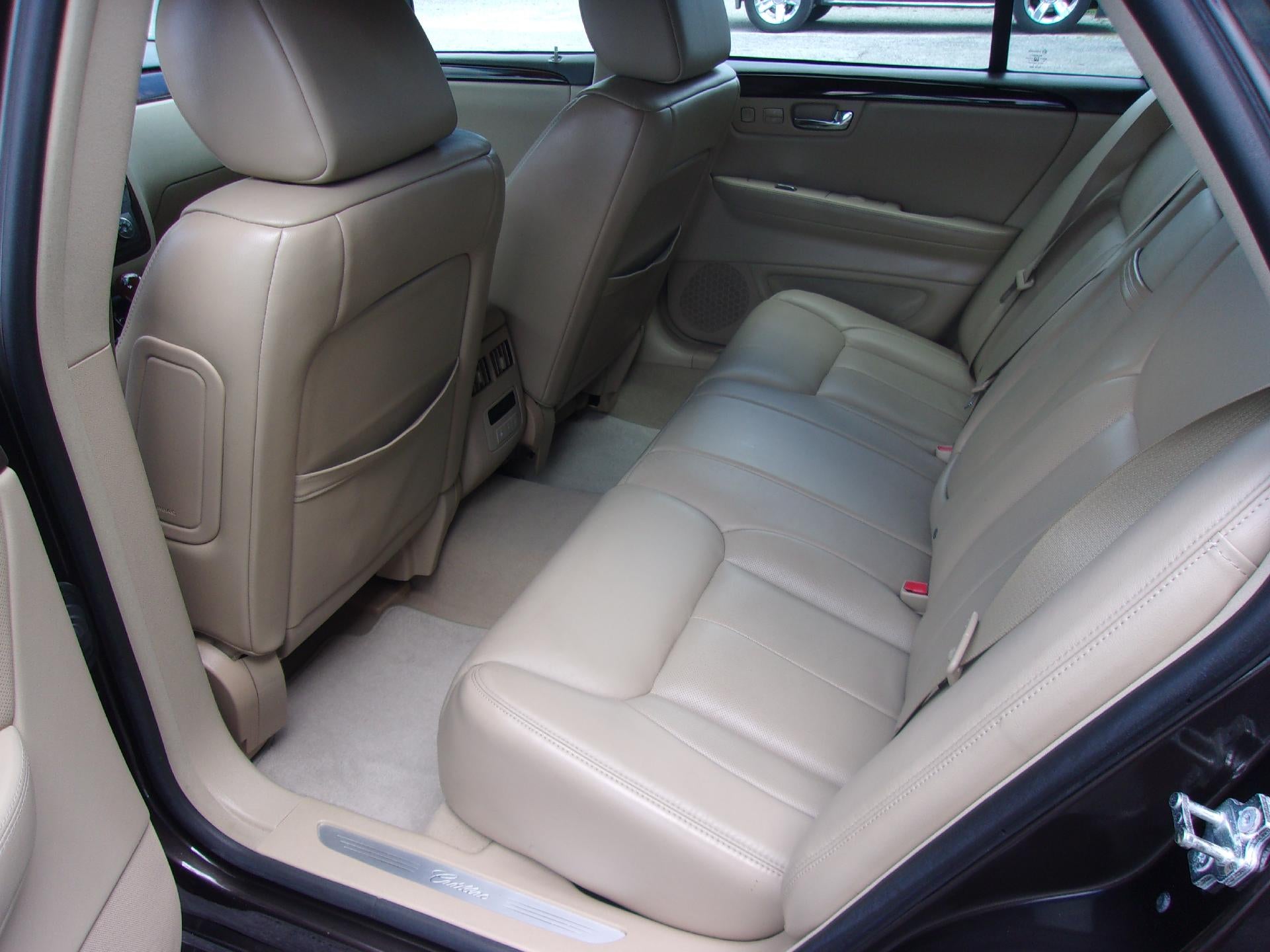 2008 Cadillac DTS 4dr Sdn w/1SA
