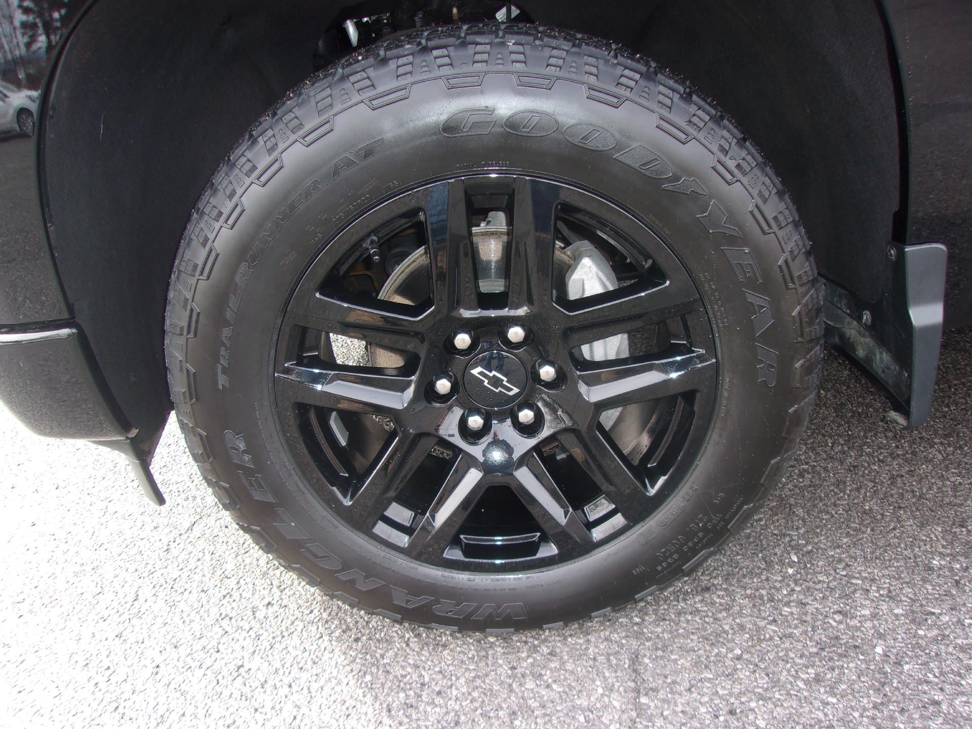 2023 Chevrolet Silverado 1500 Crew Cab Short Box 4-Wheel Drive Custom