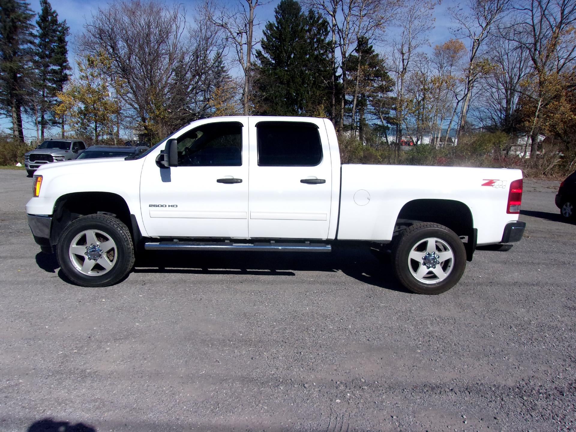 2011 GMC Sierra 2500 HD Crew Cab Standard Box 4-Wheel Drive SLE