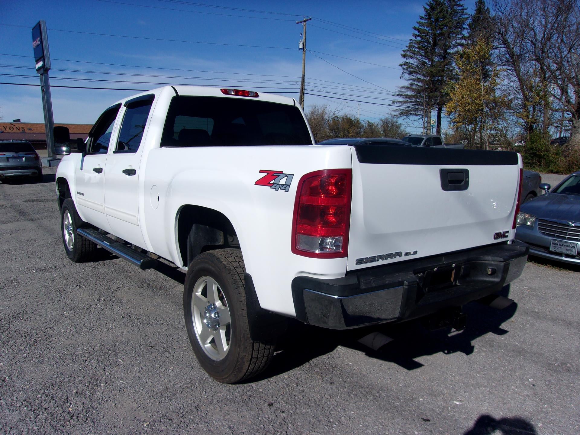 2011 GMC Sierra 2500 HD Crew Cab Standard Box 4-Wheel Drive SLE