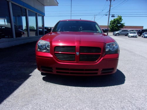 2005 Dodge Magnum SE