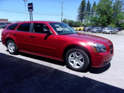 2005 Dodge Magnum SE