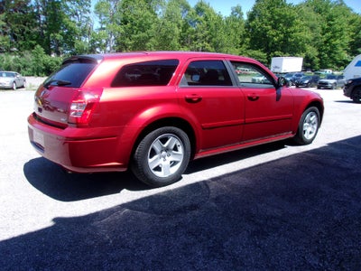 2005 Dodge Magnum SE