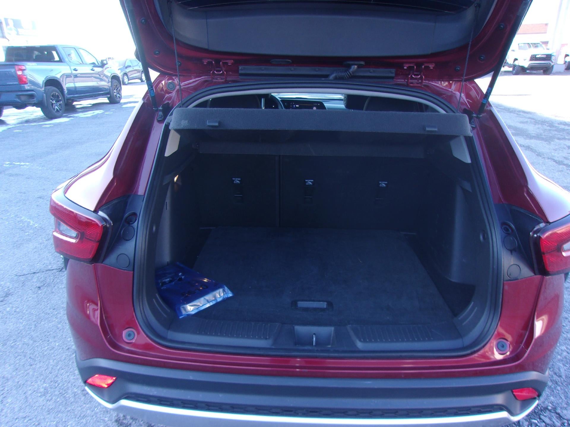 2025 Chevrolet Trax FWD 4dr LT